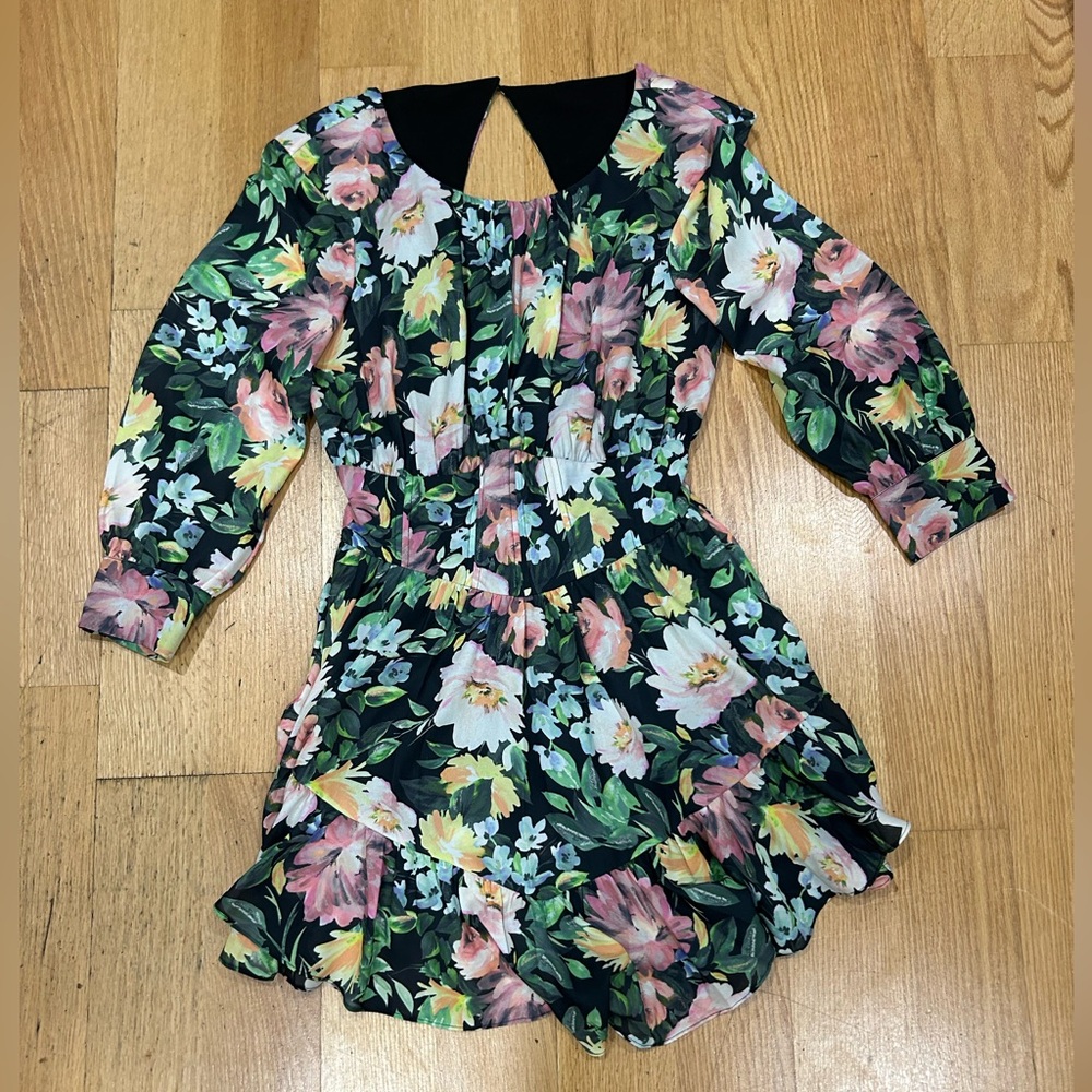 For love and lemons dress size small